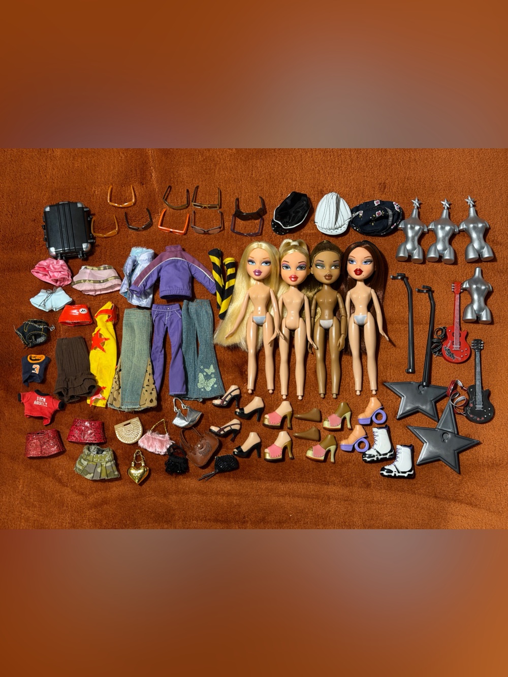 bratz lot (dolls, clothes, accessories)